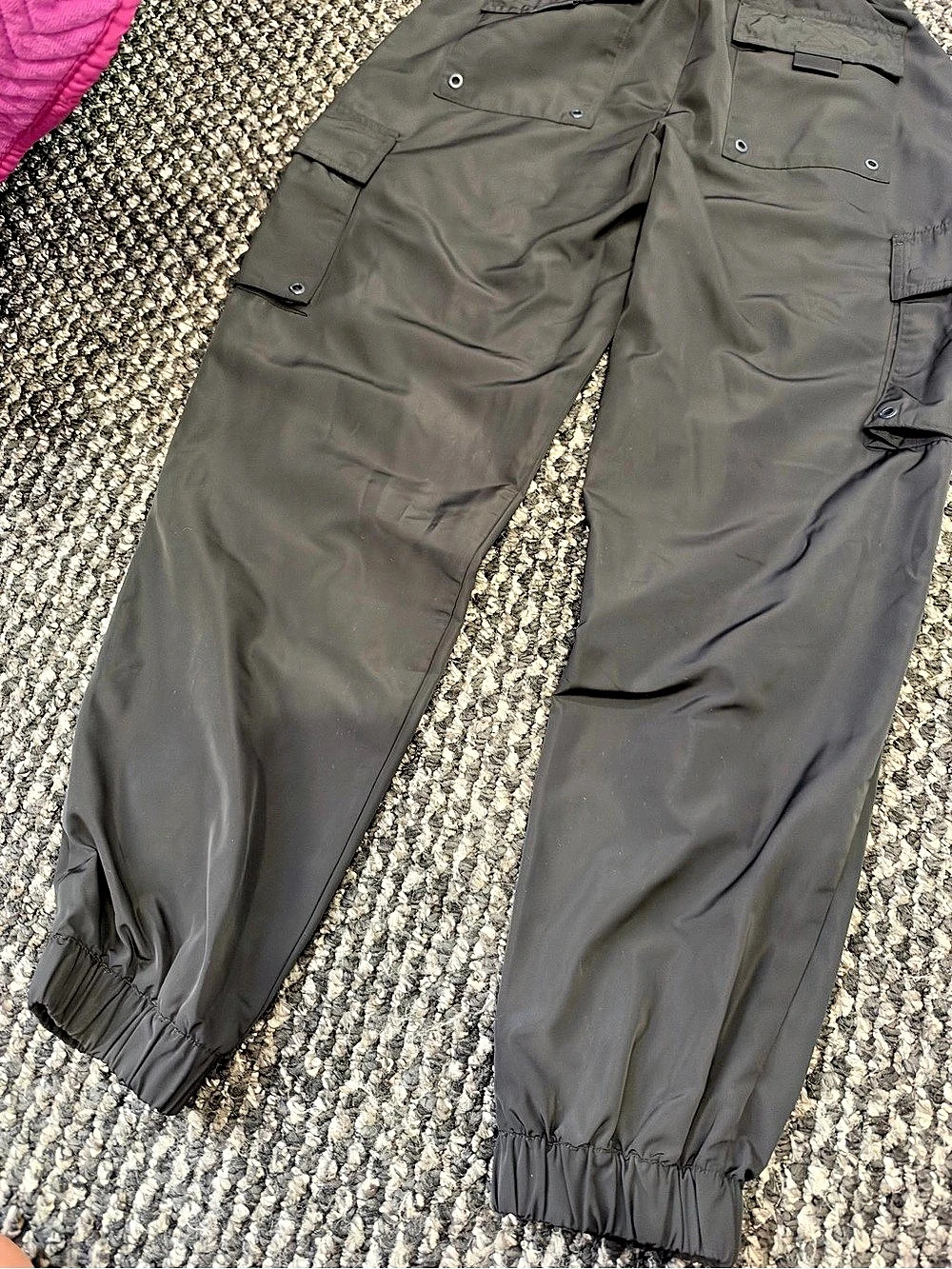 Alo Cargo Jogger Pants in Black Size Small Like New